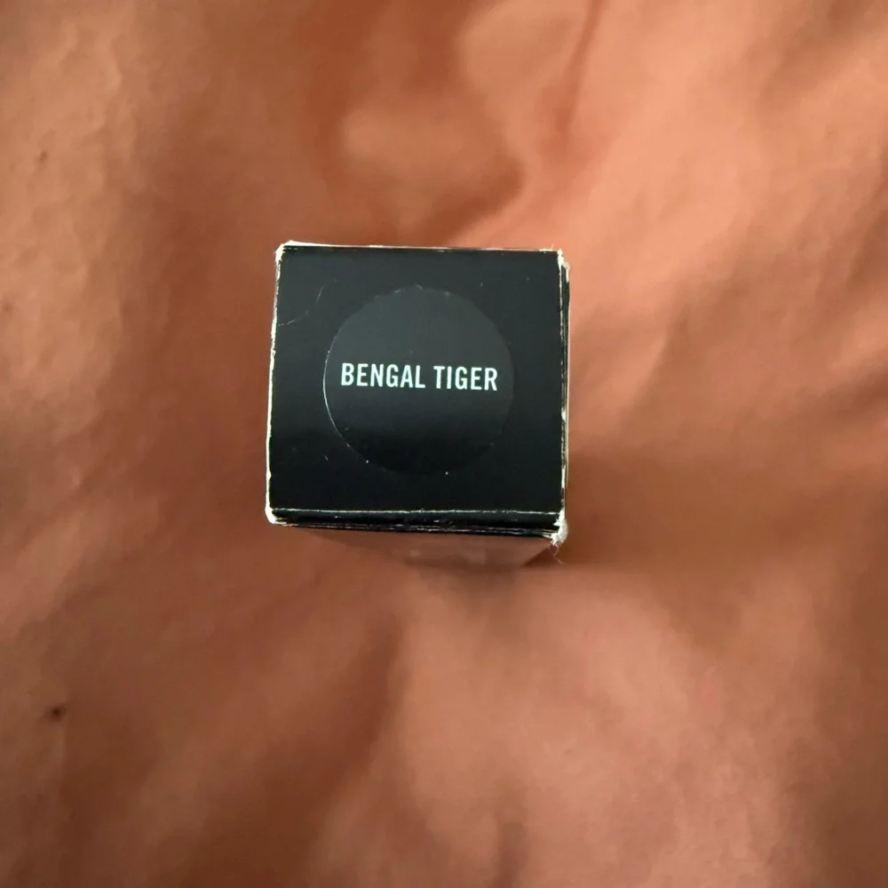 MAC Cosmetics mac retro